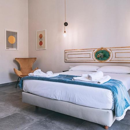 Hotel La Smorfia Napoli Esterno foto