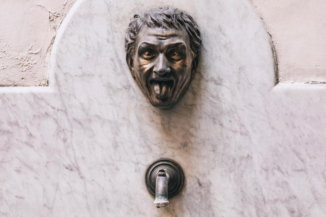 Hotel La Smorfia Napoli Esterno foto