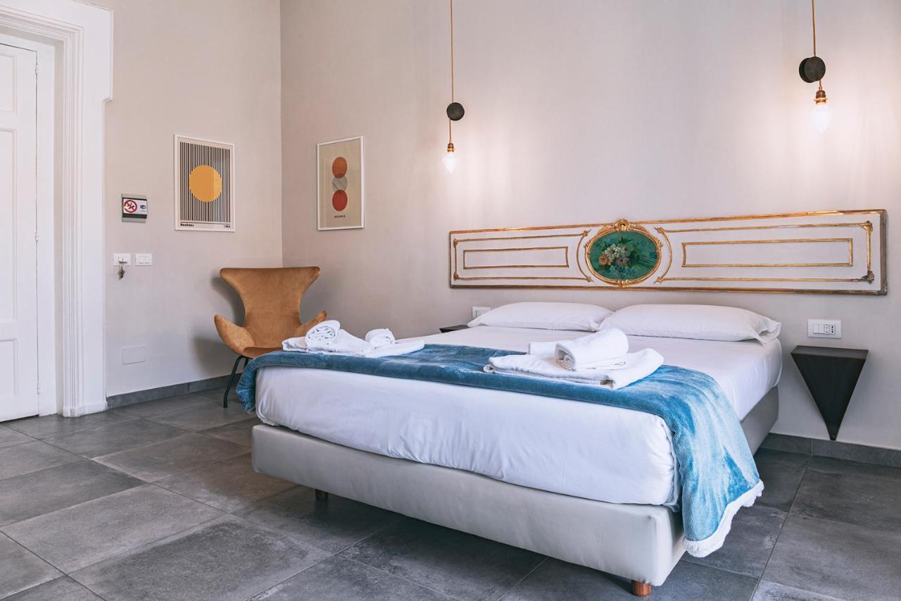 Hotel La Smorfia Napoli Esterno foto