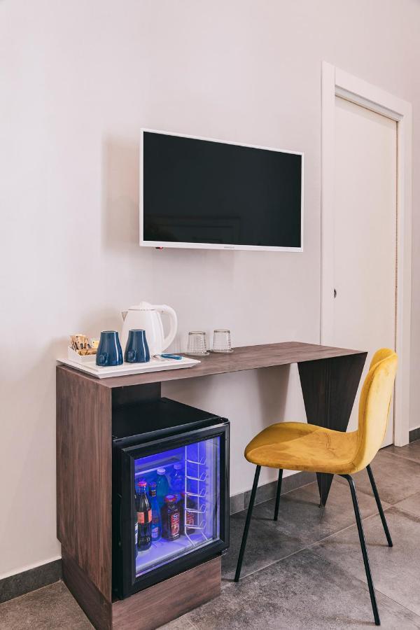 Hotel La Smorfia Napoli Esterno foto