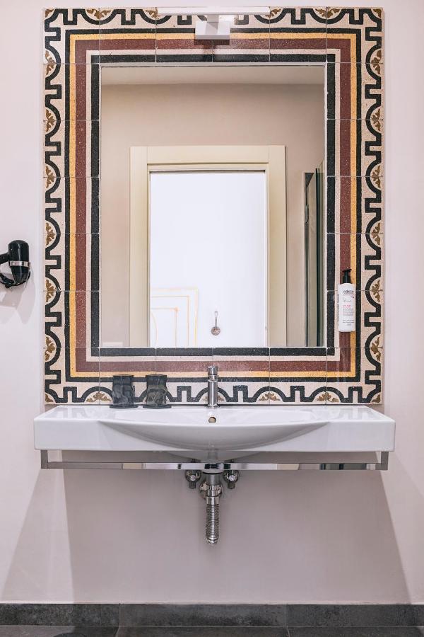 Hotel La Smorfia Napoli Esterno foto