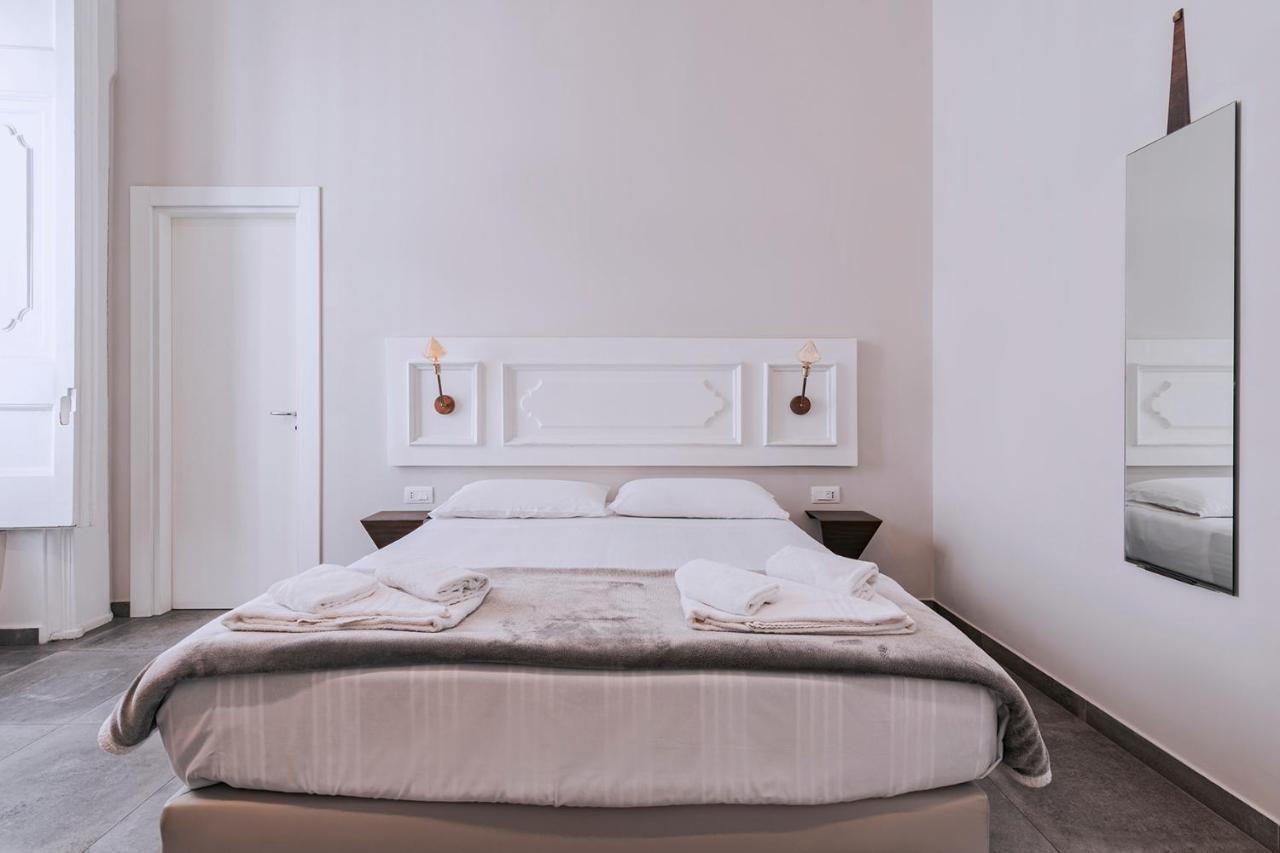 Hotel La Smorfia Napoli Esterno foto