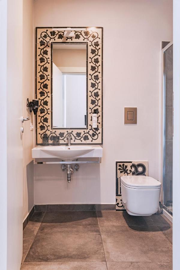Hotel La Smorfia Napoli Esterno foto