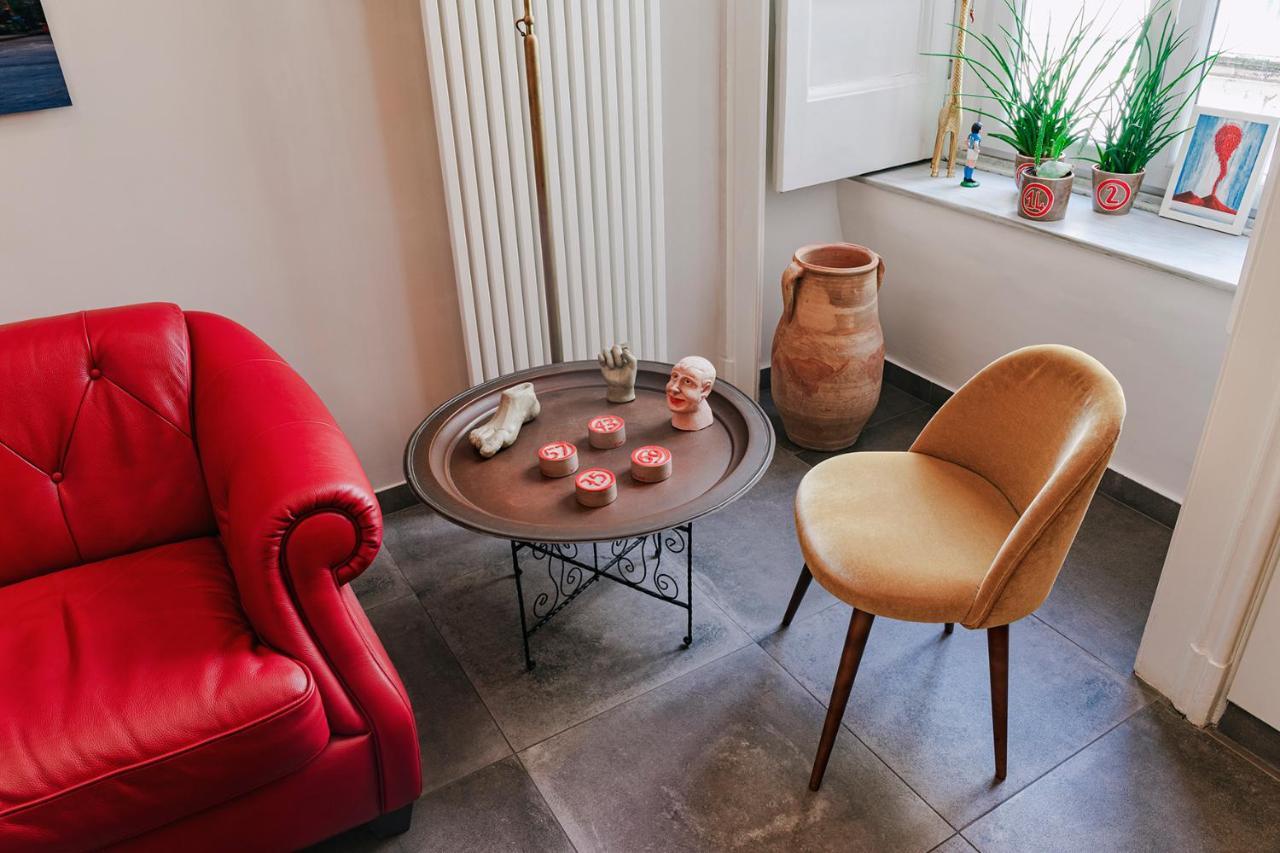 Hotel La Smorfia Napoli Esterno foto