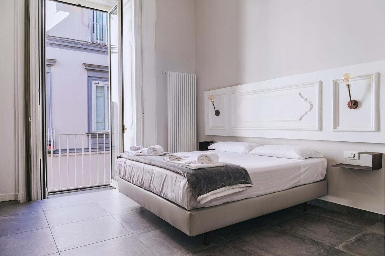 Hotel La Smorfia Napoli Esterno foto