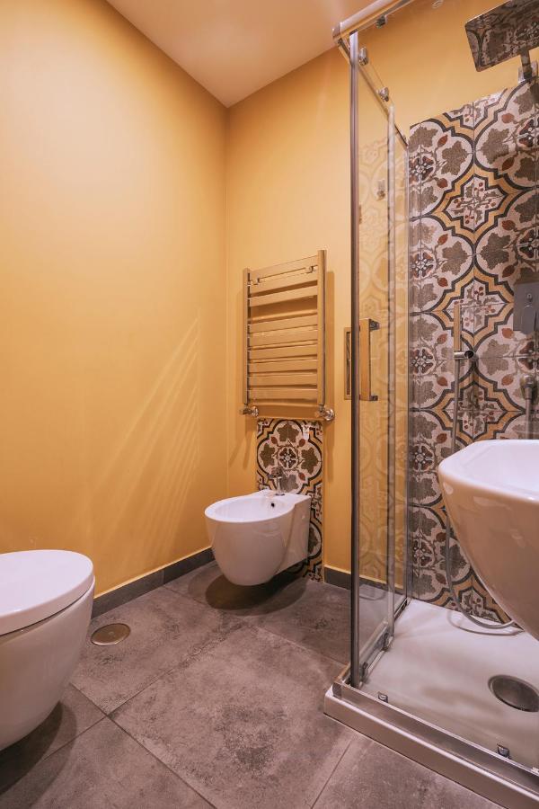 Hotel La Smorfia Napoli Esterno foto