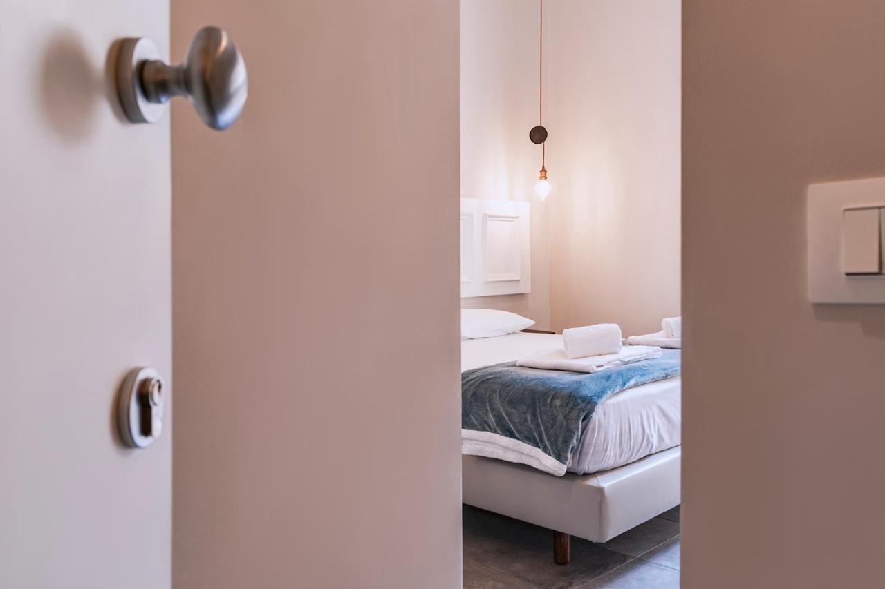 Hotel La Smorfia Napoli Esterno foto