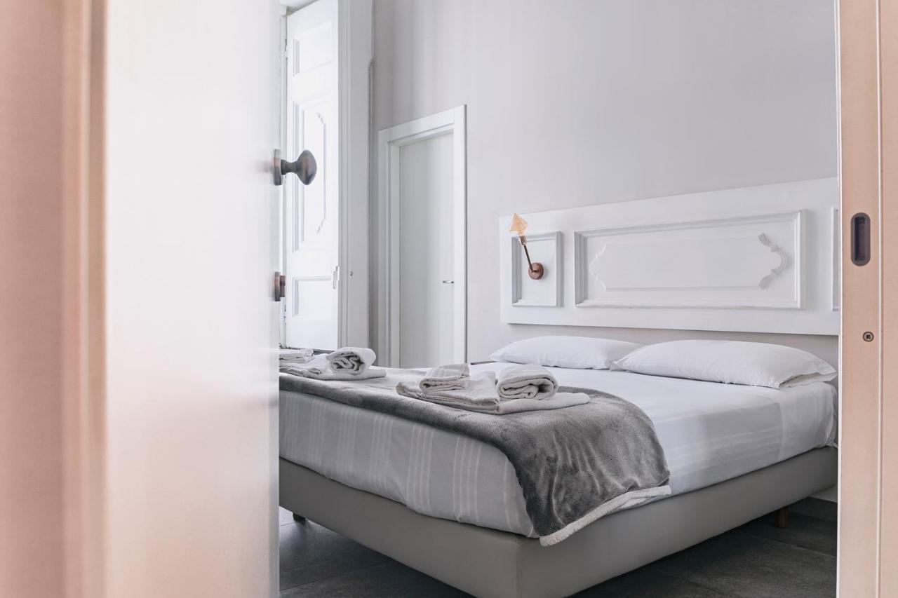 Hotel La Smorfia Napoli Esterno foto