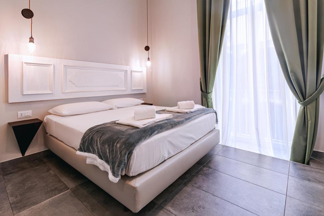 Hotel La Smorfia Napoli Esterno foto