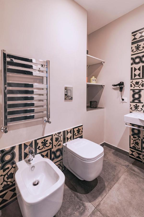 Hotel La Smorfia Napoli Esterno foto
