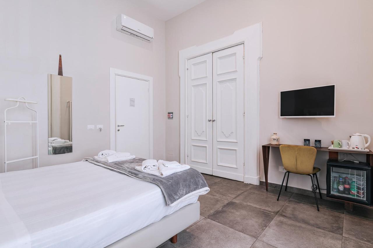 Hotel La Smorfia Napoli Esterno foto