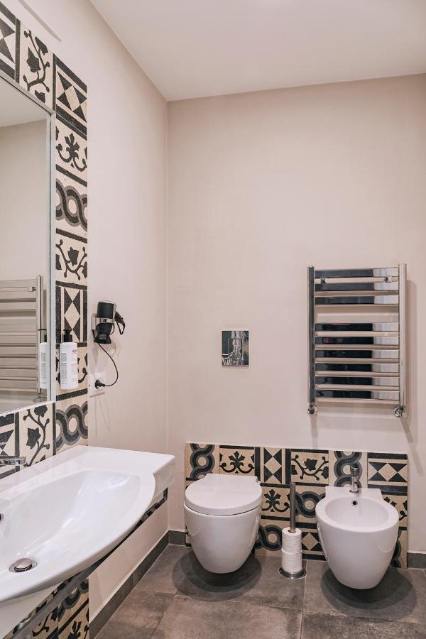 Hotel La Smorfia Napoli Esterno foto
