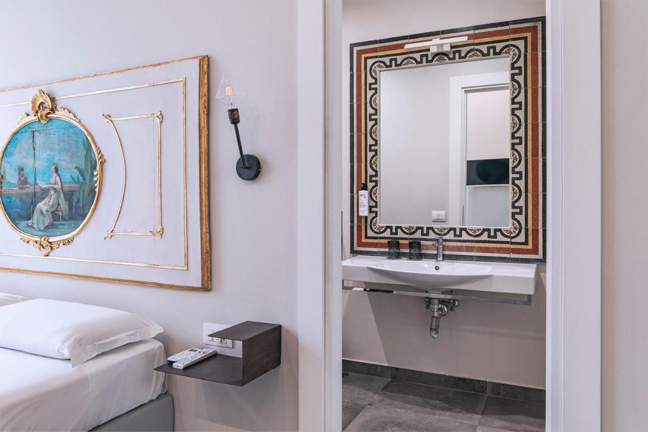 Hotel La Smorfia Napoli Esterno foto