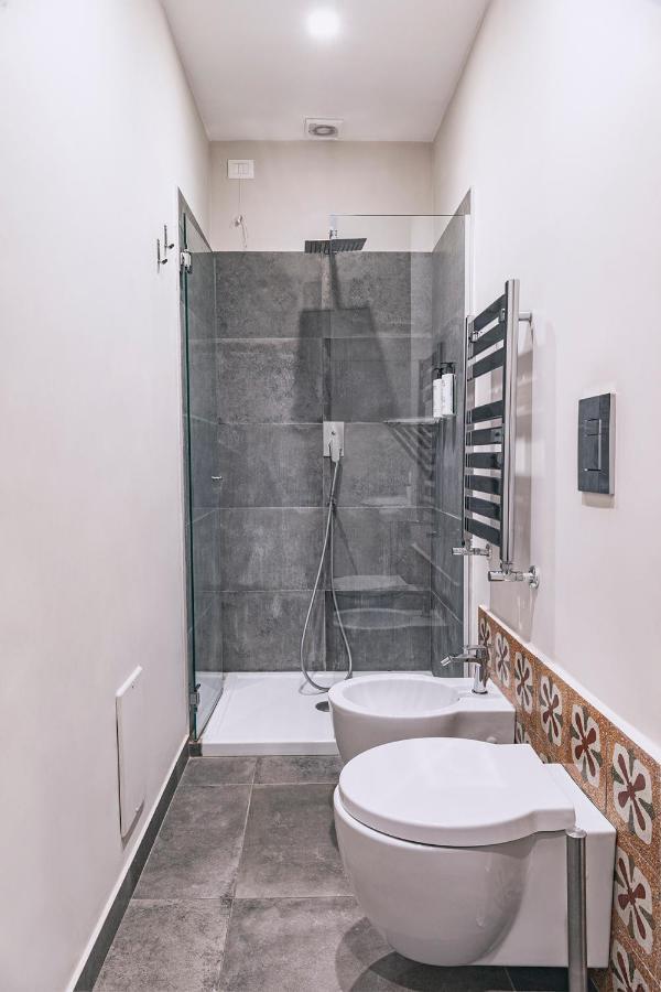 Hotel La Smorfia Napoli Esterno foto